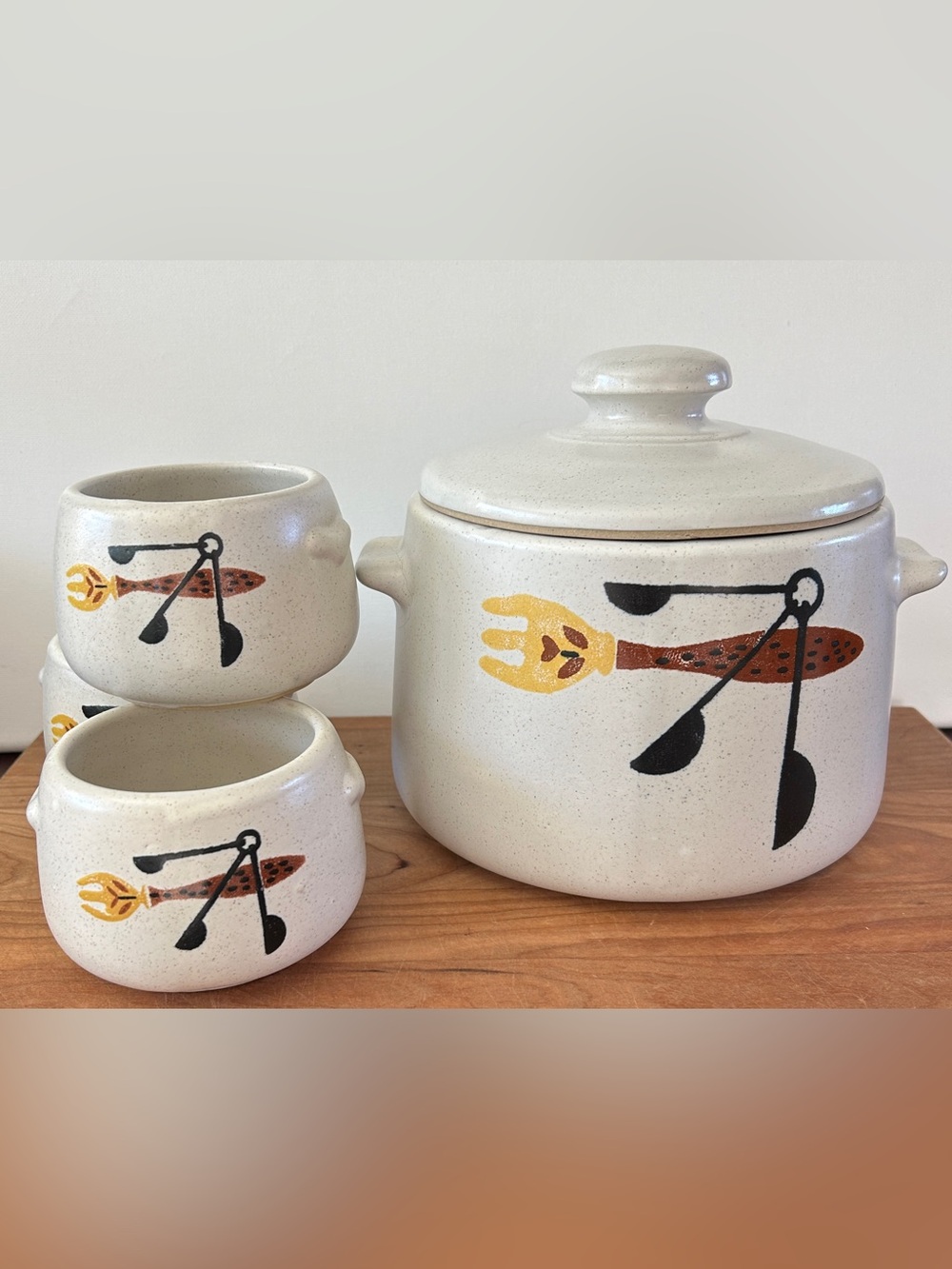 Vintage MCM West Bend Stoneware USA Crock Bean Pot & 3 Mini Bowls *READ